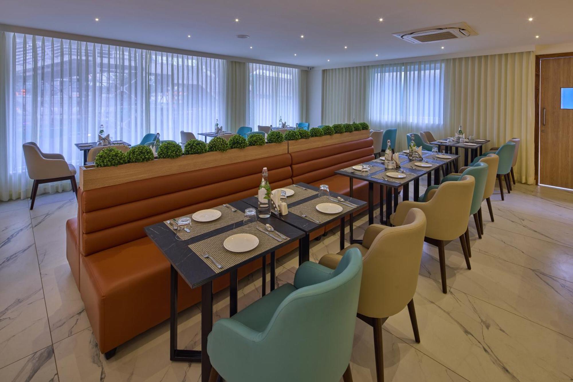 Grand Continent Hebbal A Sarovar Portico Affiliate Hotel Бенґалуру Екстер'єр фото