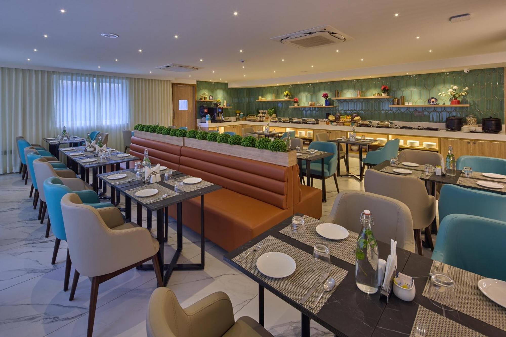 Grand Continent Hebbal A Sarovar Portico Affiliate Hotel Бенґалуру Екстер'єр фото